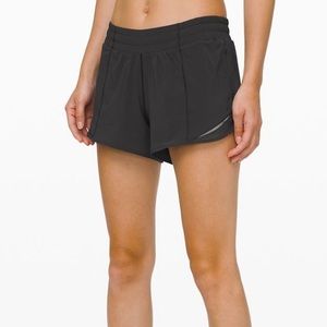 Lululemon Hotty Hot LR Short 4” * Lined  size 4 Black NWT